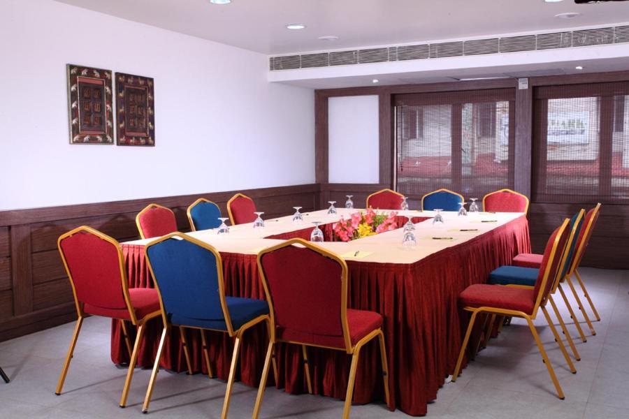 Hotel Pooram International Thrissur Zewnętrze zdjęcie