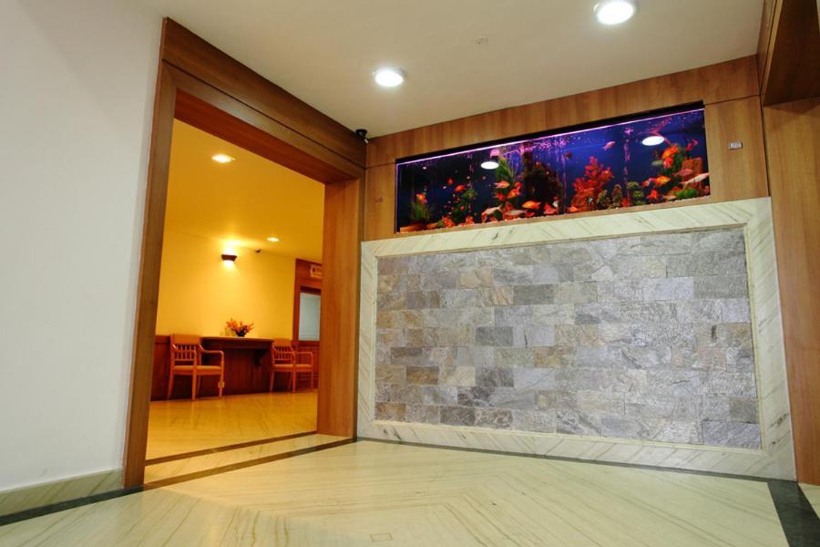 Hotel Pooram International Thrissur Zewnętrze zdjęcie