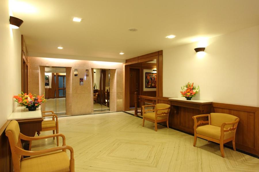 Hotel Pooram International Thrissur Zewnętrze zdjęcie